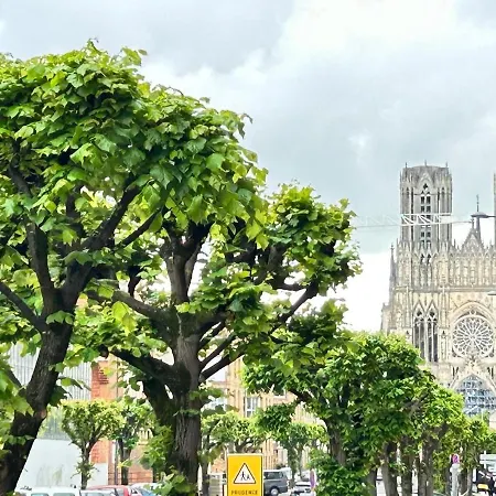 아파트 Libergier Superbe T2 A Cote De La Cathedrale