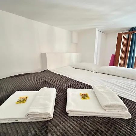 Libergier Superbe T2 A Cote De La Cathedrale