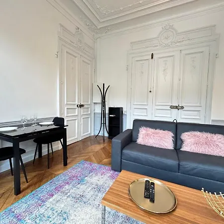 Libergier Superbe T2 A Cote De La Cathedrale *