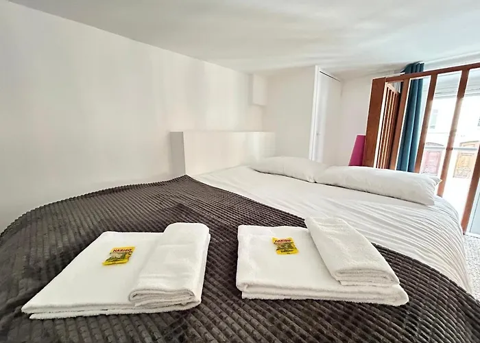 Libergier Superbe T2 A Cote De La Cathedrale